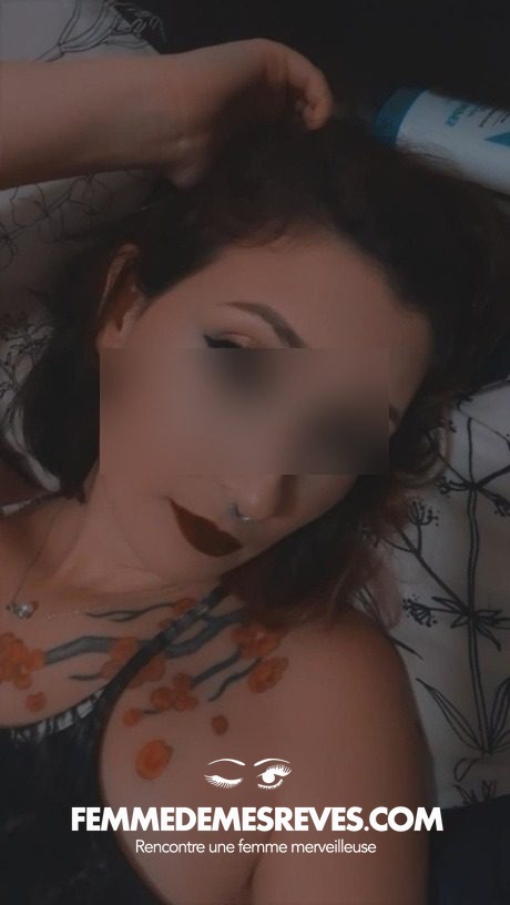 Femme à Esboz Brest