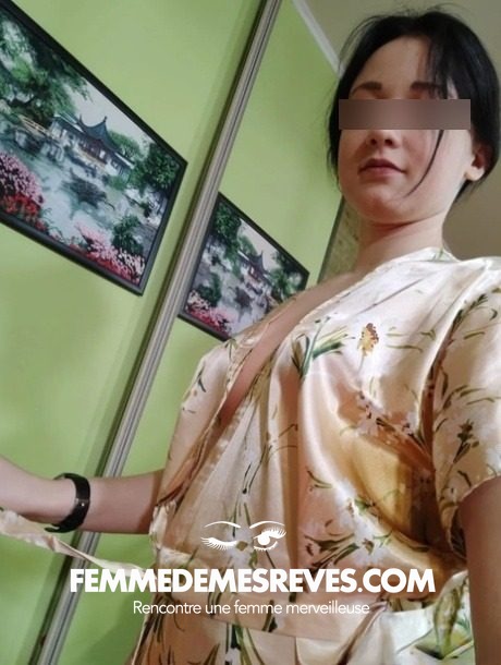 Femme à Félines