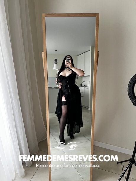 Femme à La Pernelle