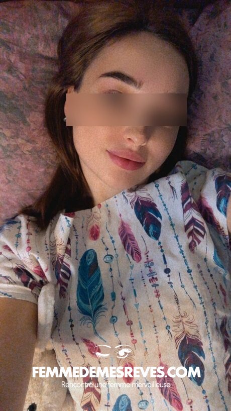 Femme Ă La Turballe