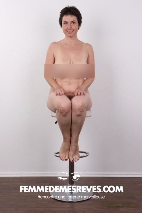 Femme à Le Latet