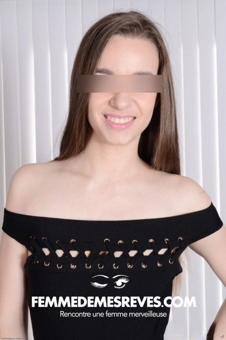 Femme Ă Les Tourreilles