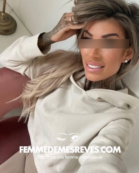 Femme à Roussines