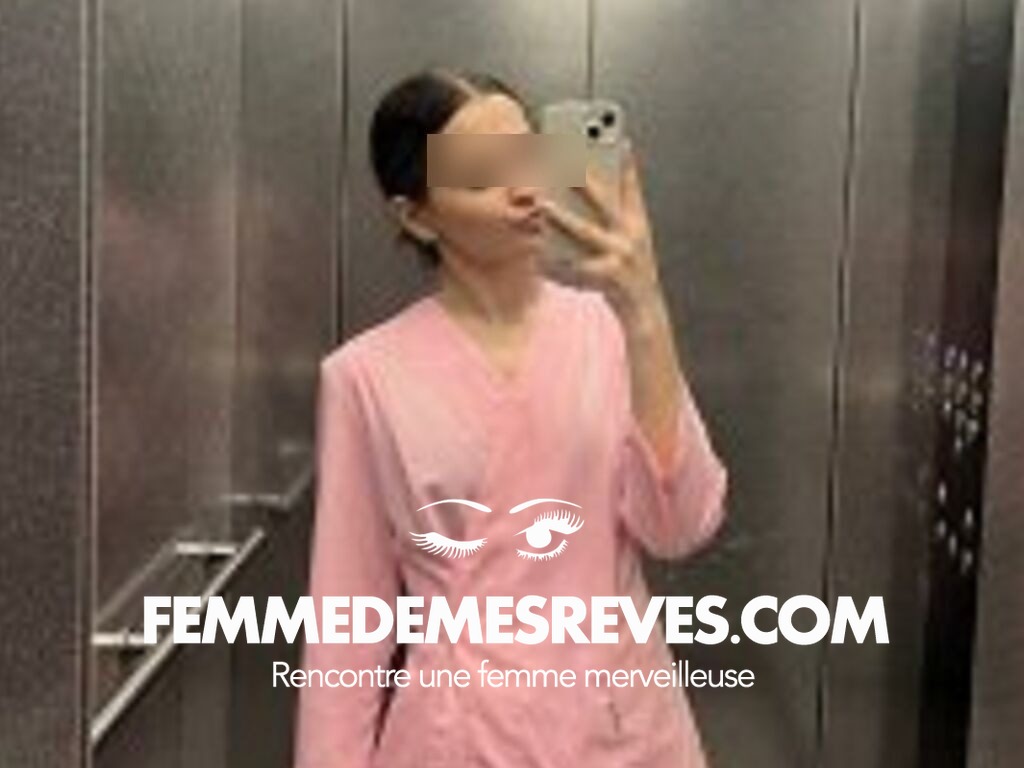 Femme à Saint Martin la Plaine