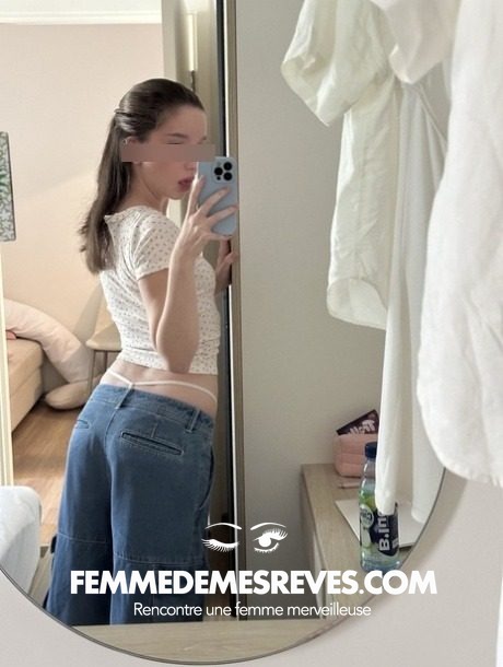 Femme Ă Sirod
