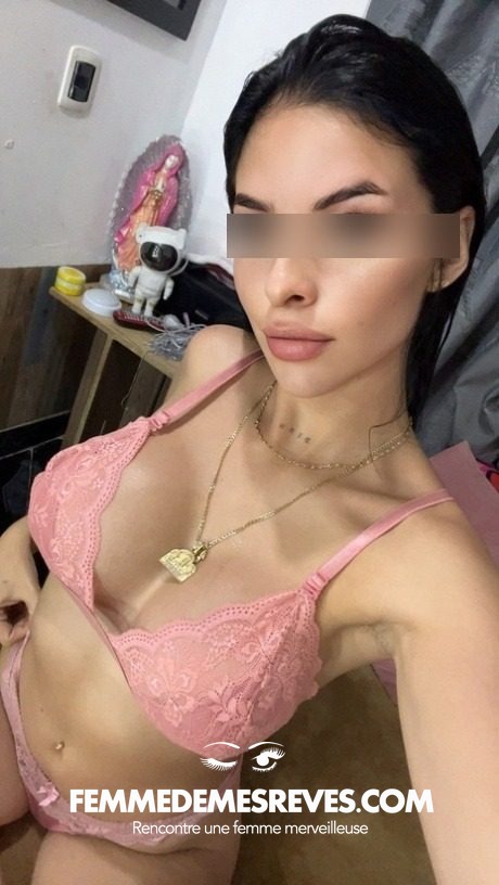 Femme Ă Villeneuve en Retz