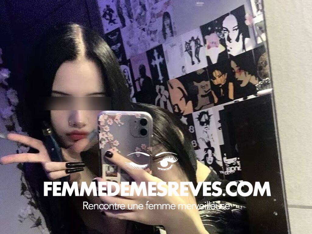Femme à Villeneuvette